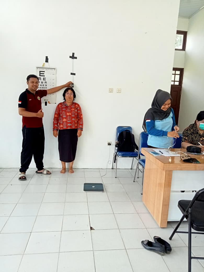 pelayanan-kegiatan-pemeriksaan-kesehatan-gratis-dari-puskesmas-unsum-di-aula-kecamatan-raren-batuah